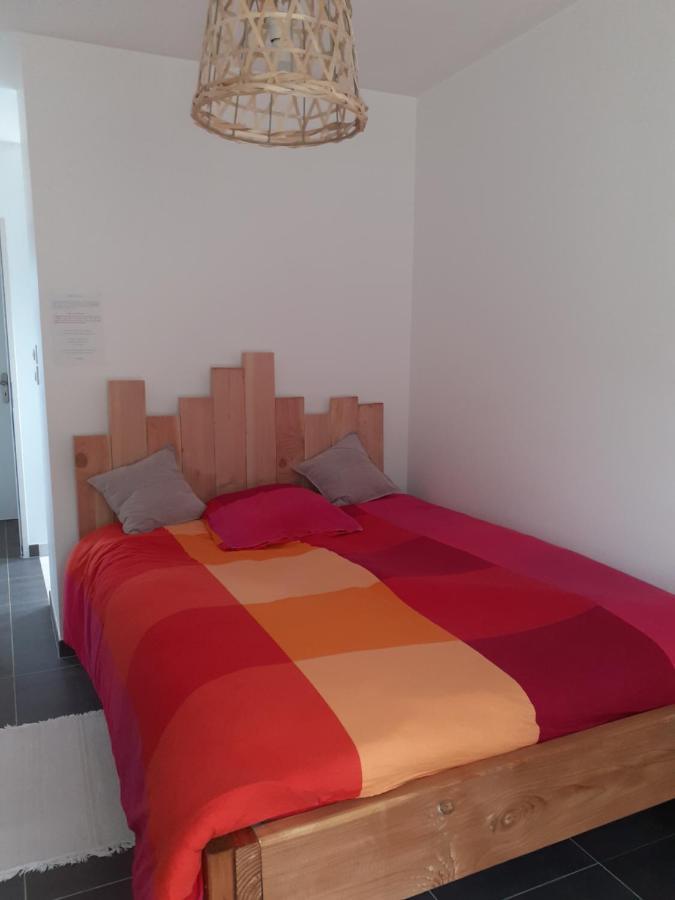 Chambre Privee Au Coeur D'Une Pinede Dans Un Quartier Residentiel Hotel Lezignan-Corbieres Exterior photo